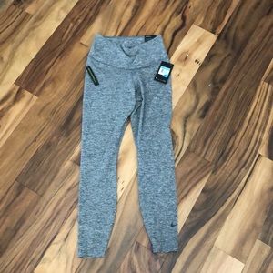 Nike high rise tight fit workout pants NWT